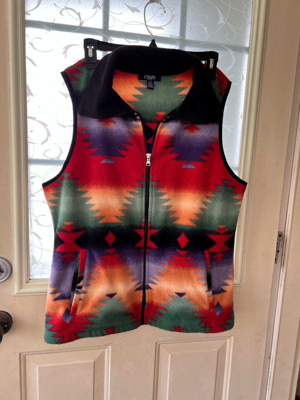 Chaps fleece Vest with full zipper, collar in southwestern or Aztec print. Sz L